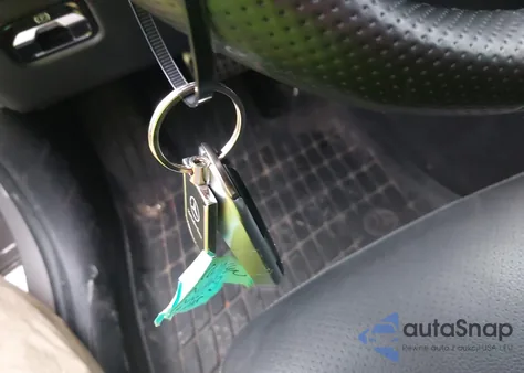 2023 Mercedes-Benz C 300 4Matic z USA, uszkodzony, nr VIN W1KAF4HB9PR103705